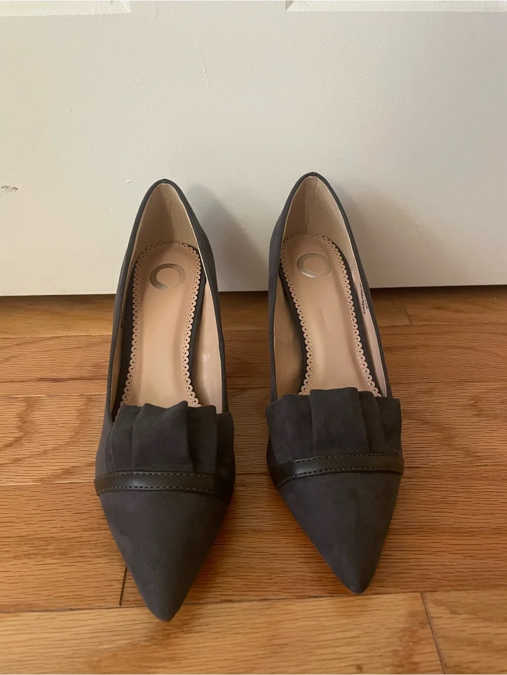 Pointed Black Suede Heels with Decorative Pleat